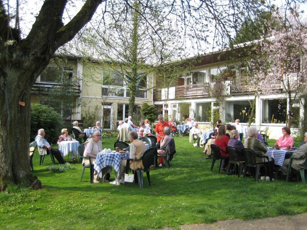 Hotel-Cafe "Schauinsland" Horn-Bad Meinberg Bagian luar foto