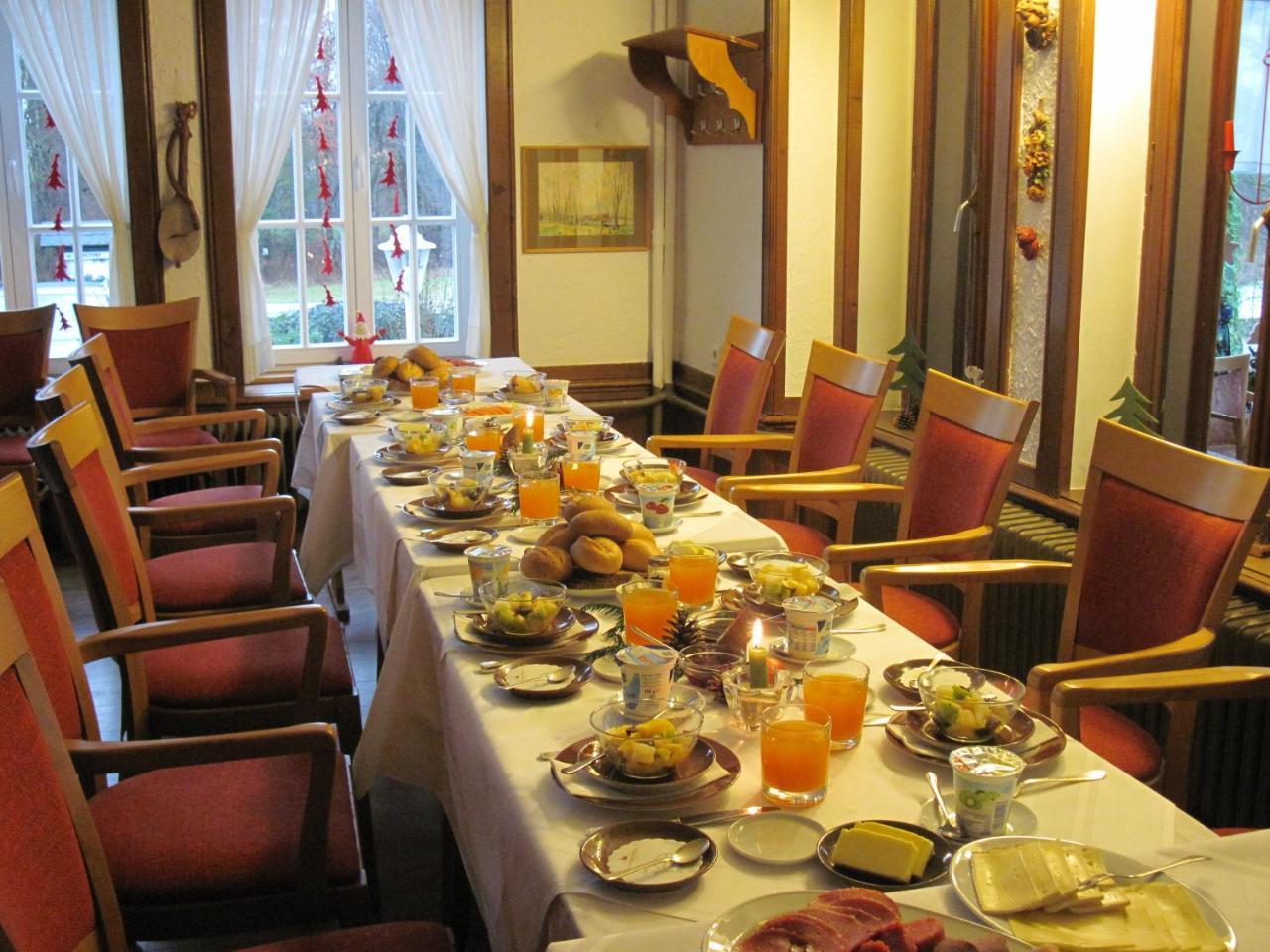 Hotel-Cafe "Schauinsland" Horn-Bad Meinberg Bagian luar foto