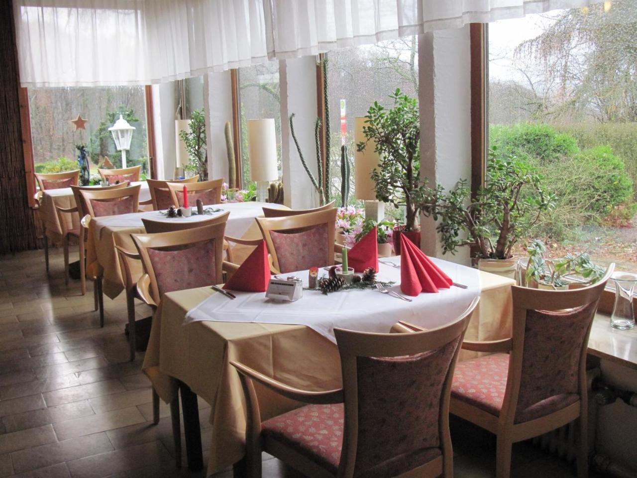 Hotel-Cafe "Schauinsland" Horn-Bad Meinberg Bagian luar foto
