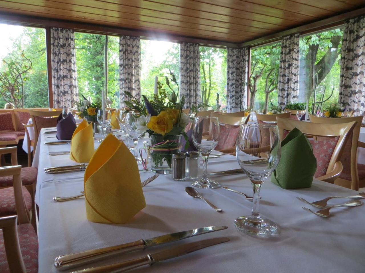 Hotel-Cafe "Schauinsland" Horn-Bad Meinberg Bagian luar foto