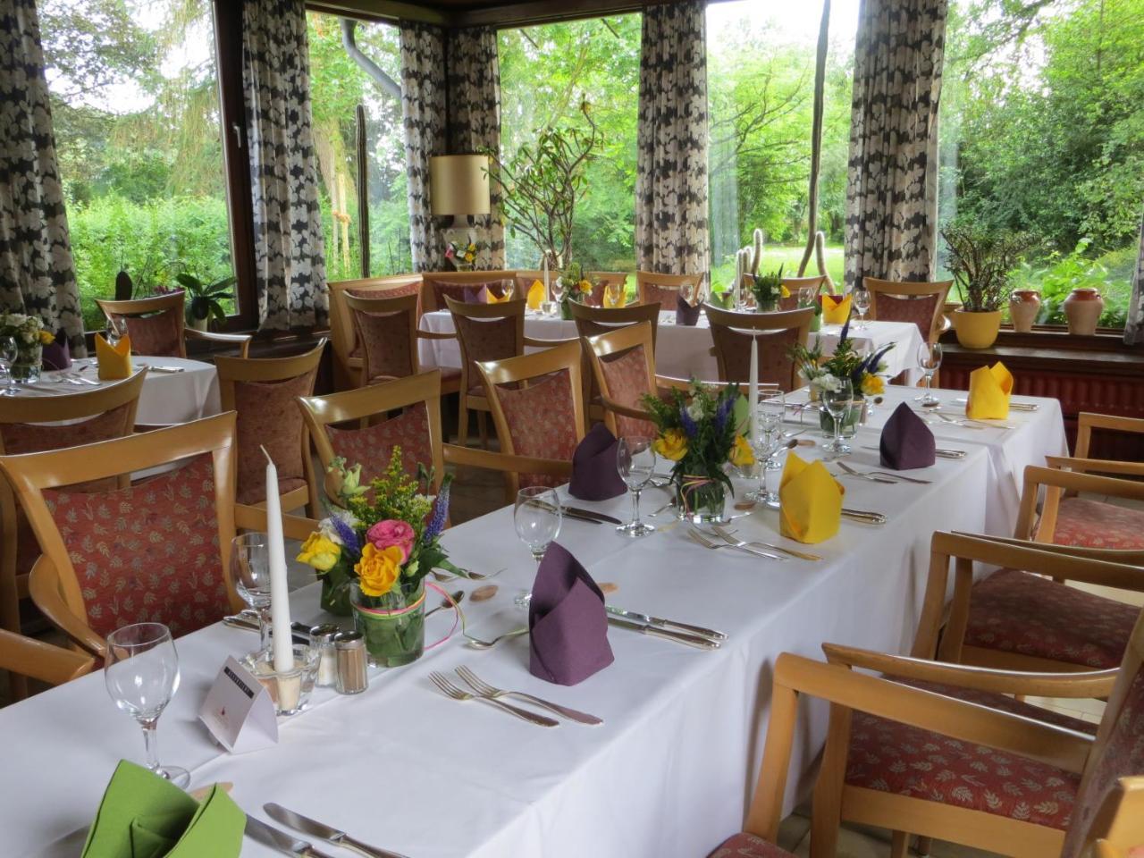 Hotel-Cafe "Schauinsland" Horn-Bad Meinberg Bagian luar foto